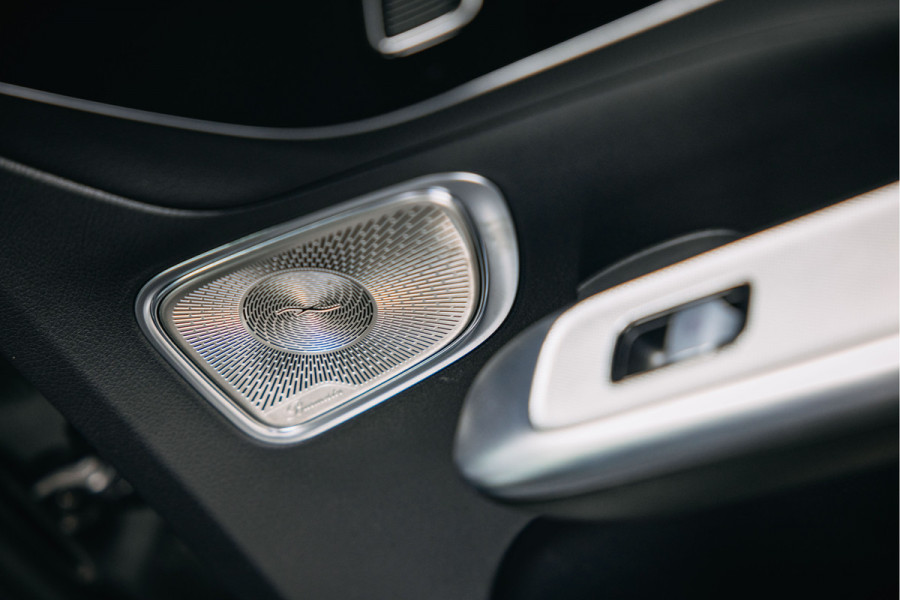 Mercedes-Benz GLC 300e 4MATIC AMG Line | Pano | Stoelverwarming | 360 camera | AMG Look |