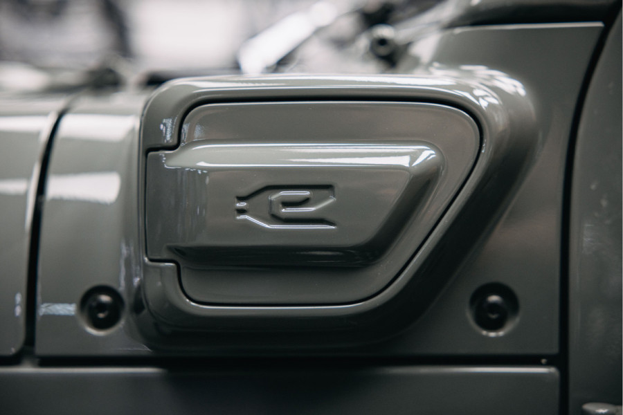 Jeep Wrangler Unlimited 4xe 380 Sahara | Corse Edition Custom made | Unieke kleur | Hybride |