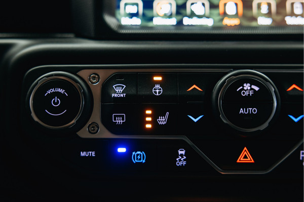 Jeep Wrangler Unlimited 4xe 380 Sahara | Corse Edition Custom made | Unieke kleur | Hybride |