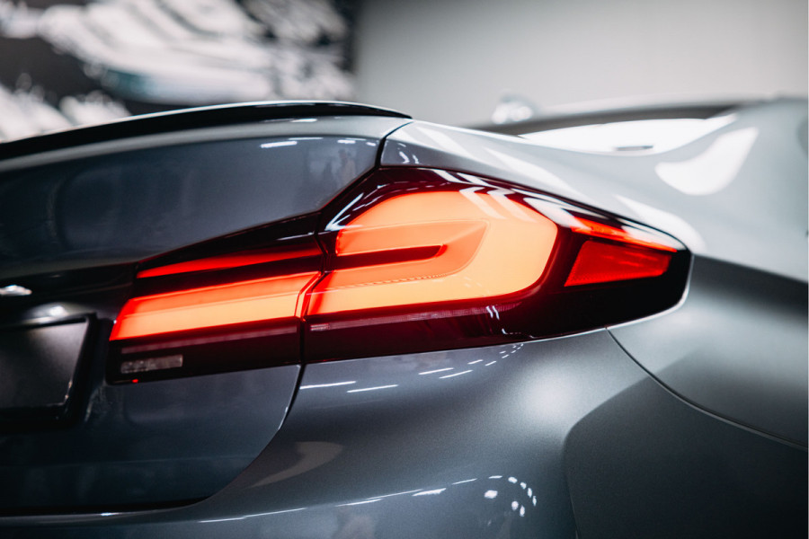 BMW 5 Serie 540i High Executive Edition | Pano | Head-Up | M-Sportpakket | Dealer Onderhouden |