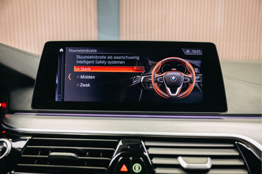 BMW 5 Serie 540i High Executive Edition | Pano | Head-Up | M-Sportpakket | Dealer Onderhouden |