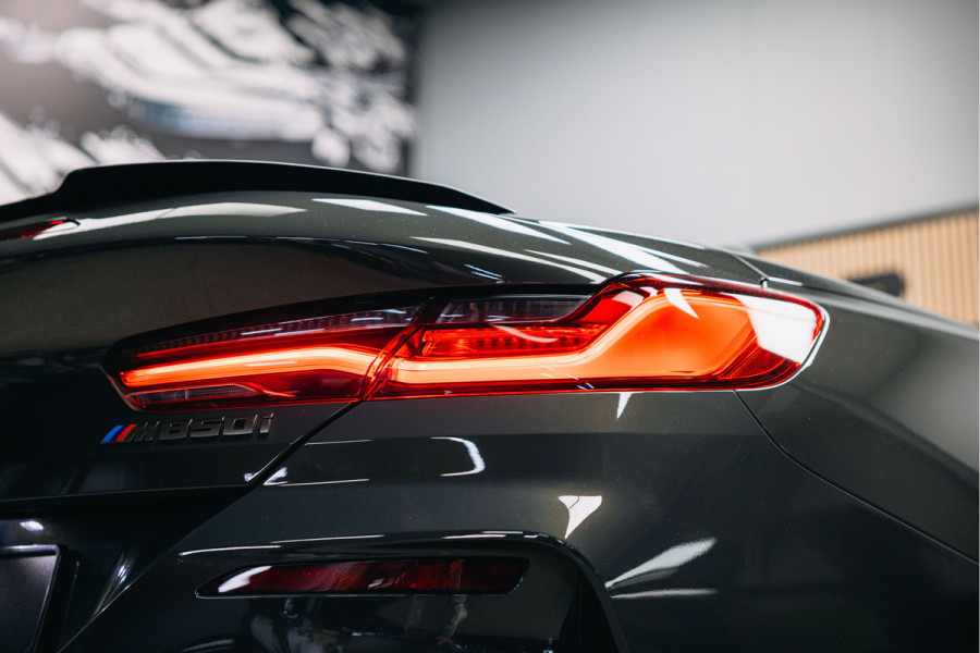BMW 8 Serie M850i xDrive High Executive | Cabrio | Head-Up | 360 Camera | Bowers & Wilkins | Stuurverwarming |