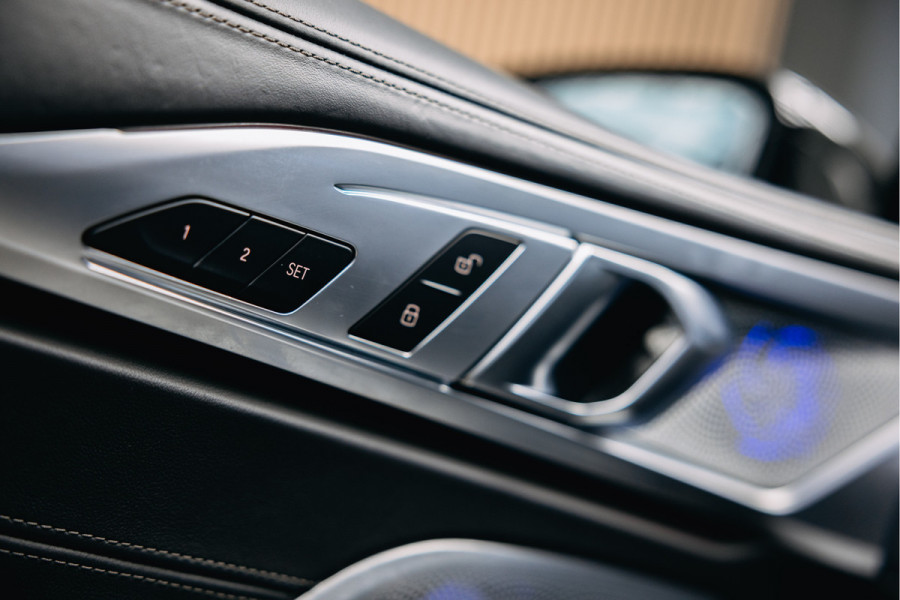 BMW 8 Serie M850i xDrive High Executive | Cabrio | Head-Up | 360 Camera | Bowers & Wilkins | Stuurverwarming |