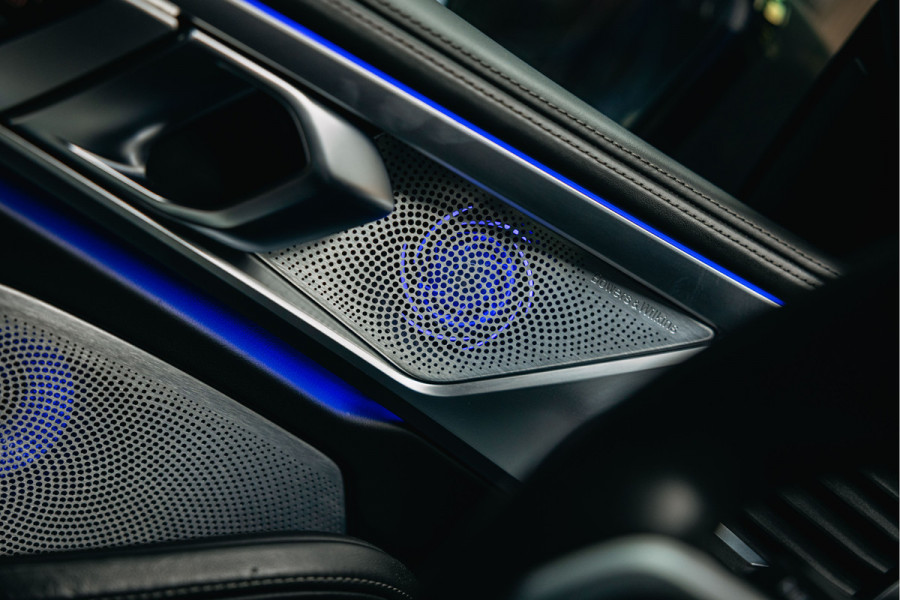 BMW 8 Serie M850i xDrive High Executive | Cabrio | Head-Up | 360 Camera | Bowers & Wilkins | Stuurverwarming |