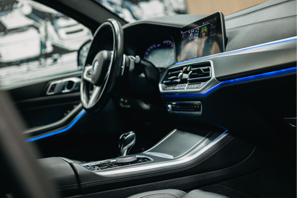 BMW X5 xDrive45e High Executive | Pano | Trekhaak | Luchtvering  | Stoelverwarming |