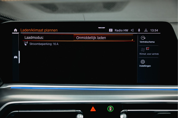 BMW X5 xDrive45e High Executive | Pano | Trekhaak | Luchtvering  | Stoelverwarming |