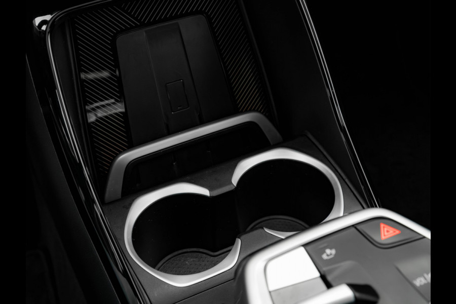 BMW X1 xDrive30e M-Sport - Pano - Trekhaak - Driving Ass Prof - Head-Up - Harman Kardon