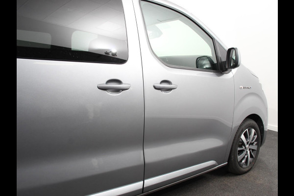 Toyota PROACE Electric Verso Luxury L2 8p PERSONENBUS | Navigatie | Apple Carplay/Android Auto | Climate Control | Lichtmetalen velgen | Cruise Control |