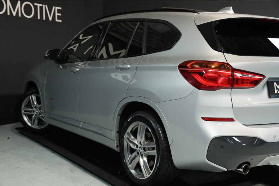 BMW X1 XDrive25i M Sport / PANODAK / HUD / KEYLESS / MEMORY / H&K / CAMERA