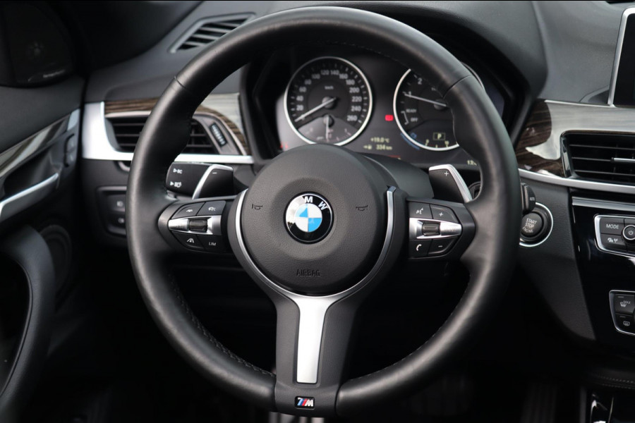 BMW X1 XDrive25i M Sport / PANODAK / HUD / KEYLESS / MEMORY / H&K / CAMERA