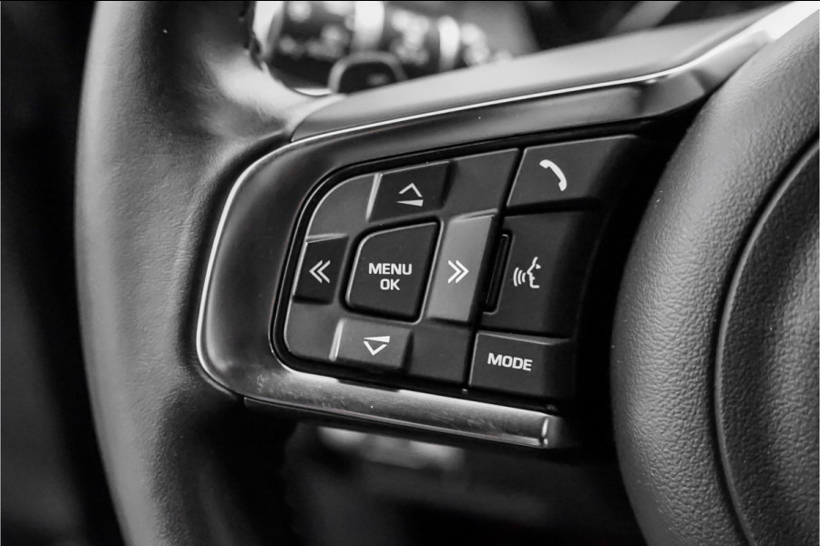 Jaguar E-Pace 2.0 P250 AWD HSE R-Dynamic CarPlay Trekhaak Camera 19"