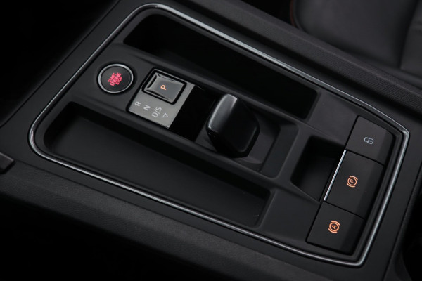 CUPRA Formentor 1.5 TSI / PANODAK / KUIPSTOELEN / MEMORY / CAMERA / LEDER / KEYLESS