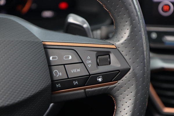 CUPRA Formentor 1.5 TSI / PANODAK / KUIPSTOELEN / MEMORY / CAMERA / LEDER / KEYLESS