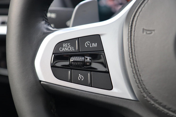 BMW X3 XDrive30i M Sport / PANODAK / HUD / MEMORY / DODEHOEK / KEYLESS