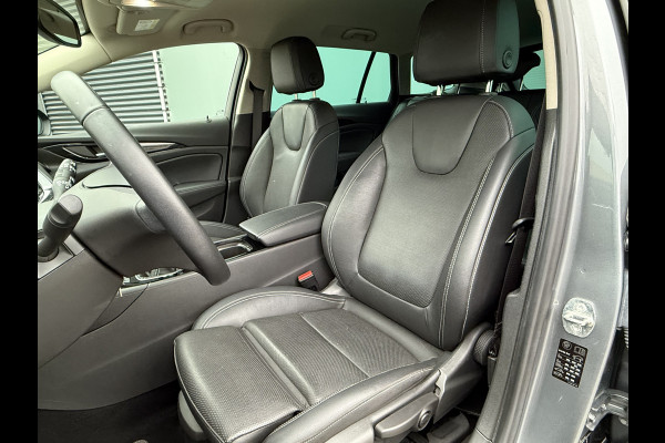 Opel Insignia Sports Tourer BWJ 10-2020 | 1.5T 165PK Business Executive | LEER | TREKHAAK | STOELVERW | NAVI | CLIMA | CARPLAY | PDC | PRIVACY GLASS |