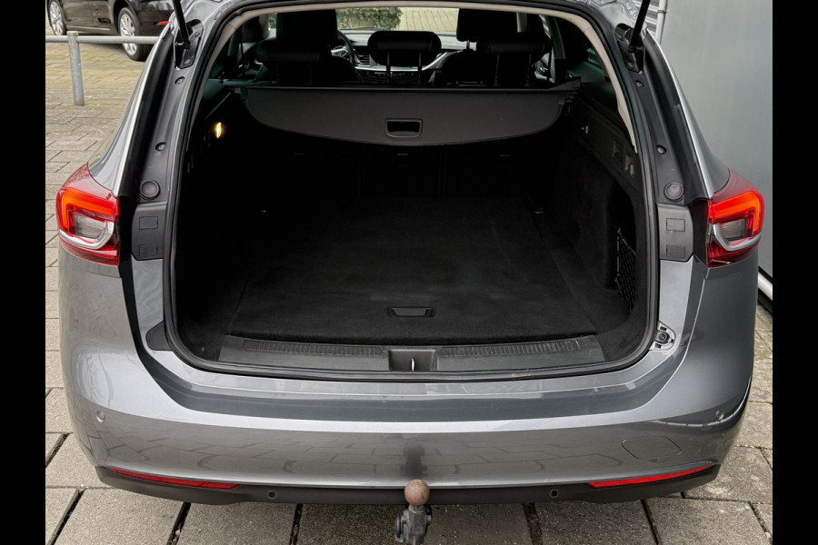 Opel Insignia Sports Tourer BWJ 10-2020 | 1.5T 165PK Business Executive | LEER | TREKHAAK | STOELVERW | NAVI | CLIMA | CARPLAY | PDC | PRIVACY GLASS |