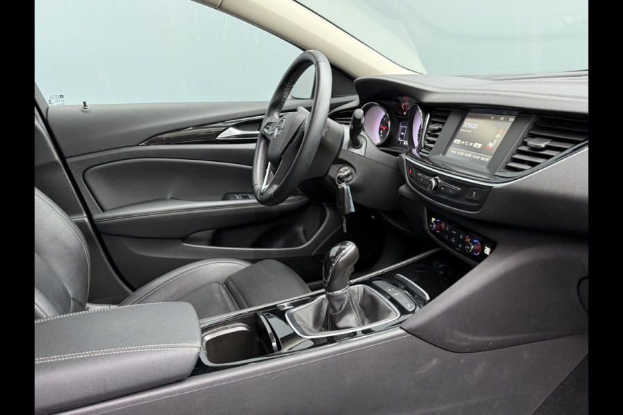 Opel Insignia Sports Tourer BWJ 10-2020 | 1.5T 165PK Business Executive | LEER | TREKHAAK | STOELVERW | NAVI | CLIMA | CARPLAY | PDC | PRIVACY GLASS |