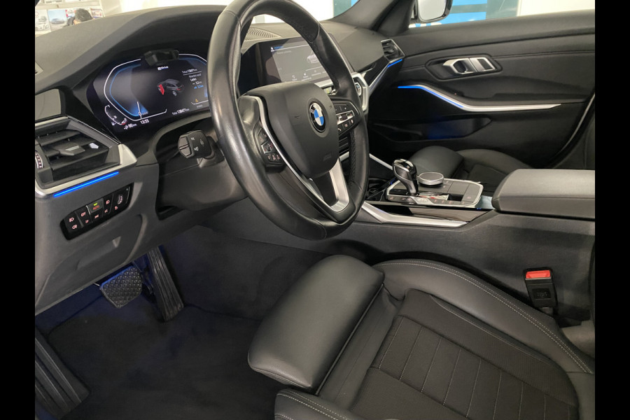 BMW 3 Serie Touring 320e Sportline Panoramadak / Led verlichting / Carplay/ Wit metallic /