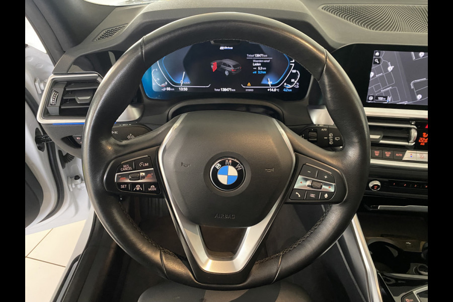 BMW 3 Serie Touring 320e Sportline Panoramadak / Led verlichting / Carplay/ Wit metallic /