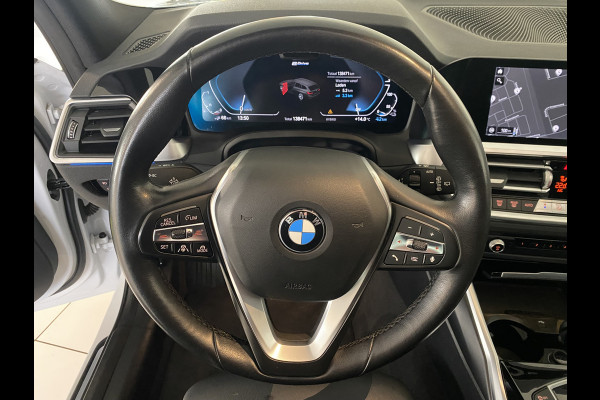 BMW 3 Serie Touring 320e Sportline Panoramadak / Led verlichting / Carplay/ Wit metallic /