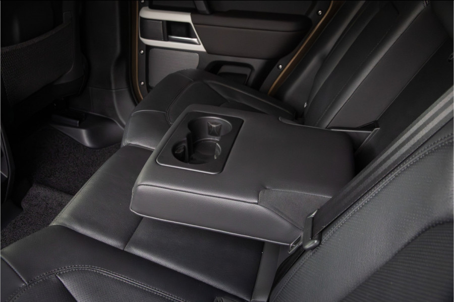 Land Rover Defender 110 3.0 D250 S Standkachel - Black Pack