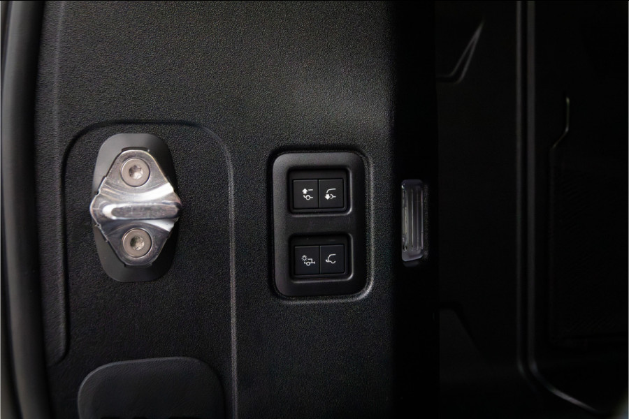 Land Rover Defender 110 3.0 D250 S Standkachel - Black Pack