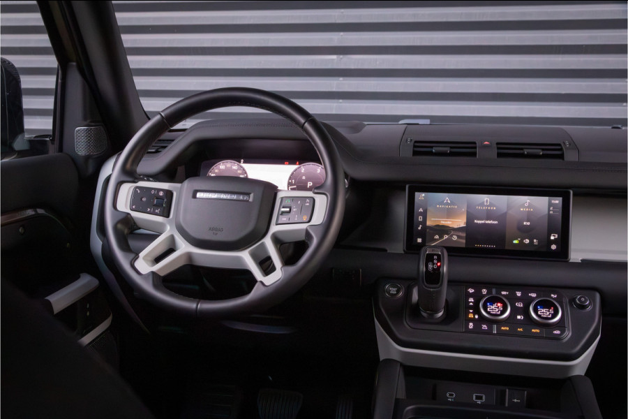 Land Rover Defender 110 3.0 D250 S Standkachel - Black Pack