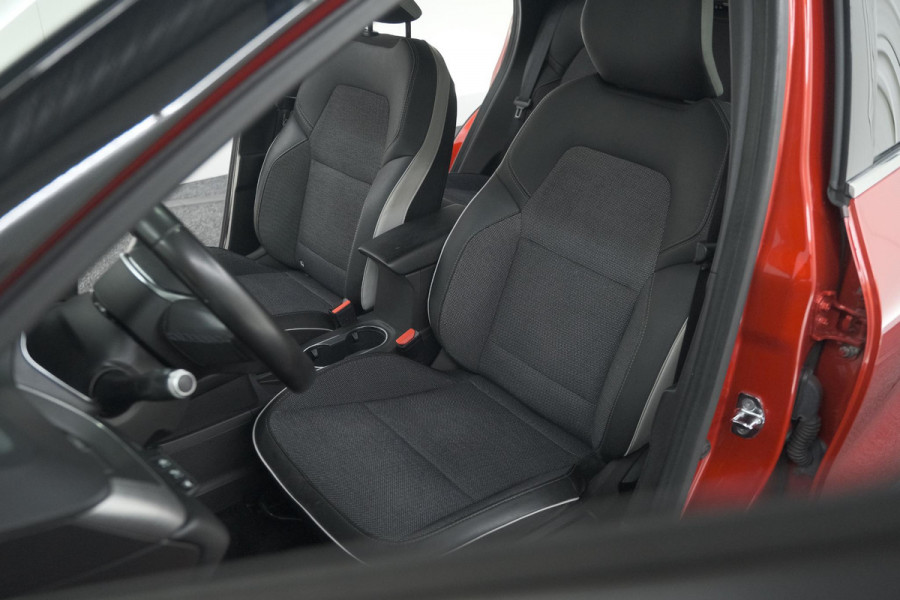 Renault Captur TCe 100 Intens | Camera | Navigatie | Parkeersensoren | Apple Carplay