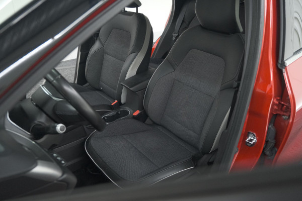 Renault Captur TCe 100 Intens | Camera | Navigatie | Parkeersensoren | Apple Carplay