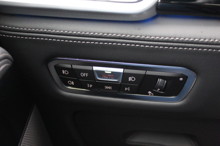 BMW X5 xDrive40i High Exe. M Sport / Panoramadak / 360Camera / Head-up / Achterasbesturing / Laser LED / Softclose / 22'' / Harman Kardon / Stoelventilatie / Stoelverwarming 4x / DAB / Dodehoek / ACC