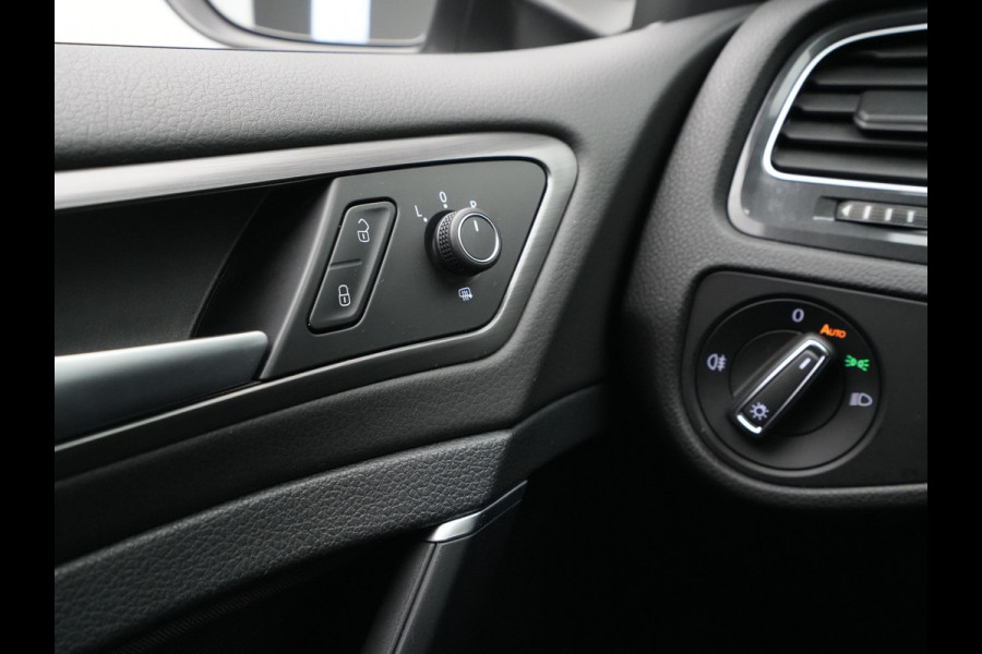 Volkswagen e-Golf e-Golf 136pk Navigatie Acc Pdc Led Carplay 34 Halsteren