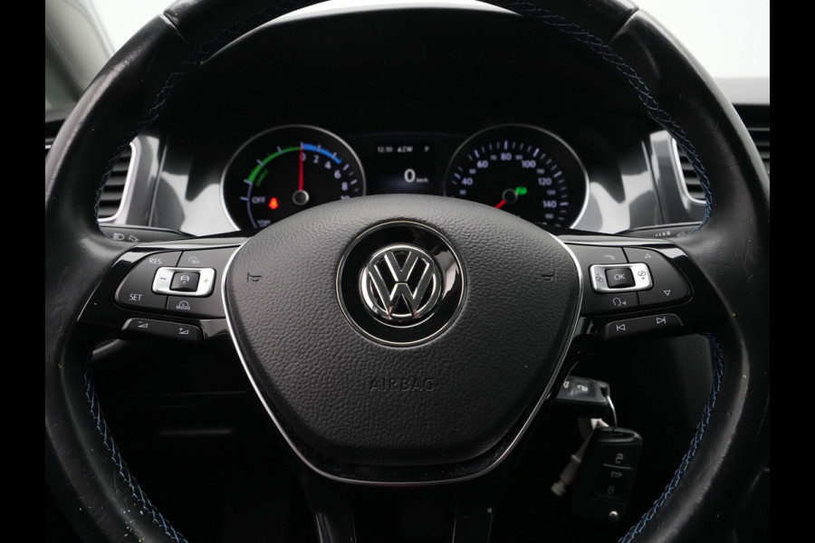 Volkswagen e-Golf e-Golf 136pk Navigatie Acc Pdc Led Carplay 34 Halsteren