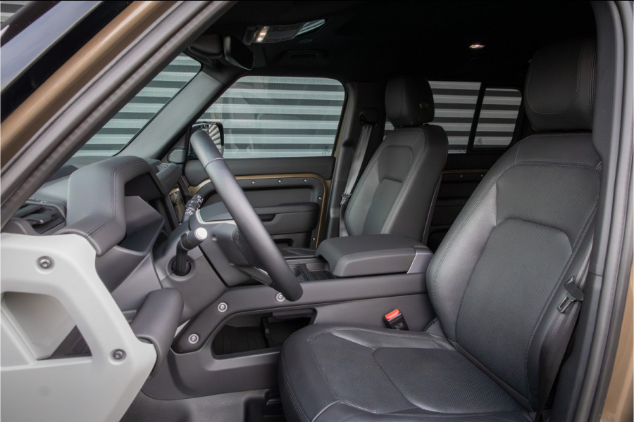 Land Rover Defender 110 3.0 D250 S Grijs kenteken - Standkachel