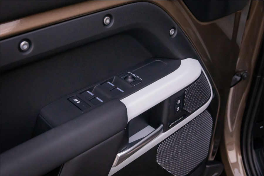 Land Rover Defender 110 3.0 D250 S Grijs kenteken - Standkachel