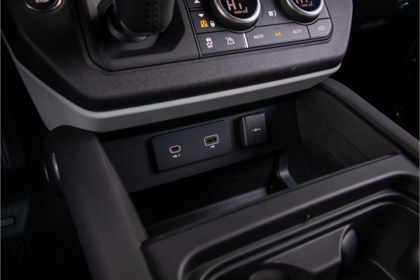 Land Rover Defender 110 3.0 D250 S Grijs kenteken - Standkachel