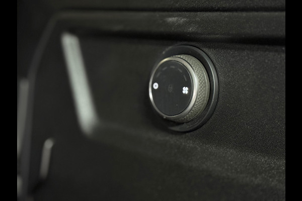 Land Rover Defender 110 2.0 D240 110 SE | Pano | Leer | Trekhaak | Memory | 360° Camera | Meridian | Luchtvering