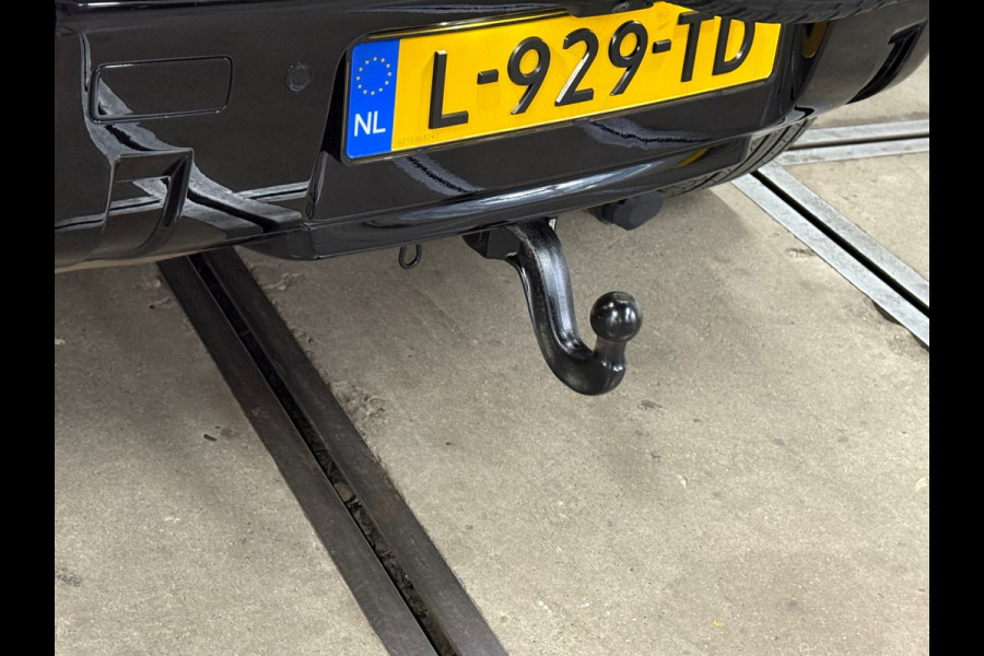 Land Rover Defender 110 2.0 D240 110 SE | Pano | Leer | Trekhaak | Memory | 360° Camera | Meridian | Luchtvering