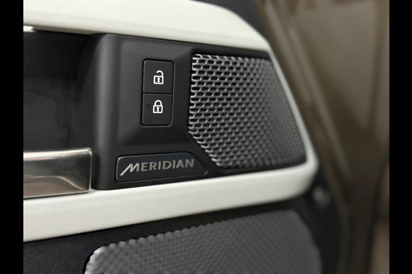 Land Rover Defender 110 2.0 D240 110 SE | Pano | Leer | Trekhaak | Memory | 360° Camera | Meridian | Luchtvering