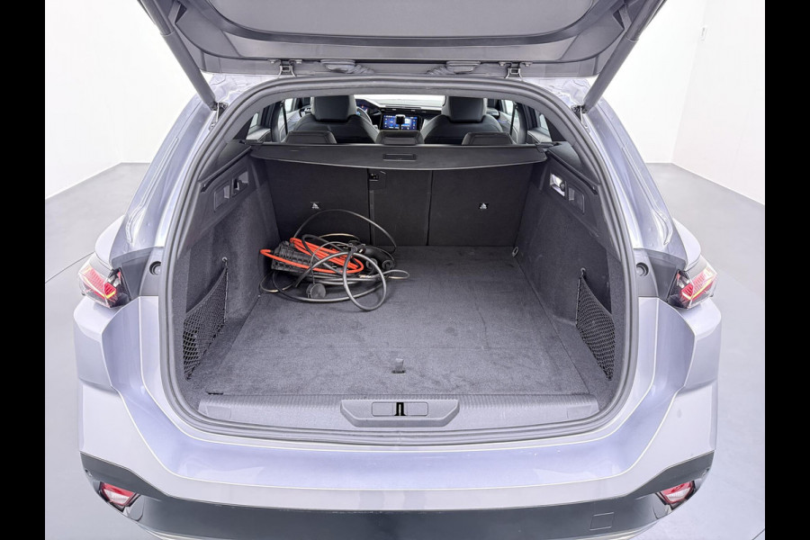 Peugeot 308 1.6 Plug-in Hybrid 225 GT VAN: €33.900,- VOOR: €28.877,- UW EINDEJAARSVOORDEEL: €4.023,- |FOCAL AUDIO | ELEK. ACHTERKLEP| ADAP. CRUISE| 360 CAMERA| DODE HOEK SENSOR|