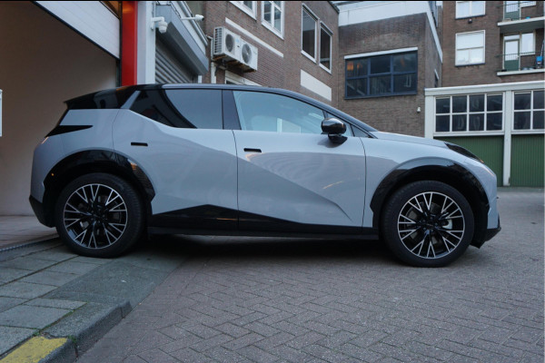 Volvo EX30 ZEEKR X AWD Privilege | 429pk | 0-100 3.8sec | Full Options | Panoramadak | Head Up Display | Sfeerverlichting | Leer | Electr stoelen + memory + massage + koeling + verwarming