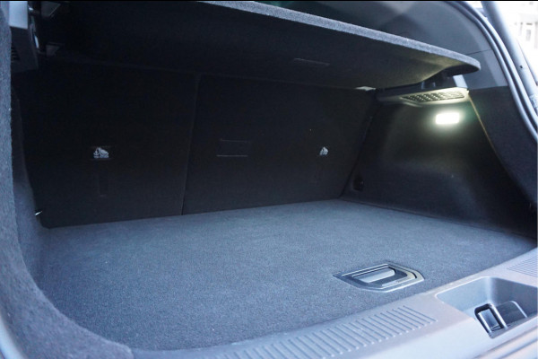 Volvo EX30 ZEEKR X AWD Privilege | 429pk | 0-100 3.8sec | Full Options | Panoramadak | Head Up Display | Sfeerverlichting | Leer | Electr stoelen + memory + massage + koeling + verwarming