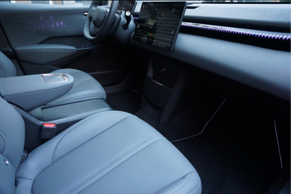 Volvo EX30 ZEEKR X AWD Privilege | 429pk | 0-100 3.8sec | Full Options | Panoramadak | Head Up Display | Sfeerverlichting | Leer | Electr stoelen + memory + massage + koeling + verwarming