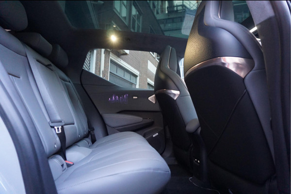 Volvo EX30 ZEEKR X AWD Privilege | 429pk | 0-100 3.8sec | Full Options | Panoramadak | Head Up Display | Sfeerverlichting | Leer | Electr stoelen + memory + massage + koeling + verwarming