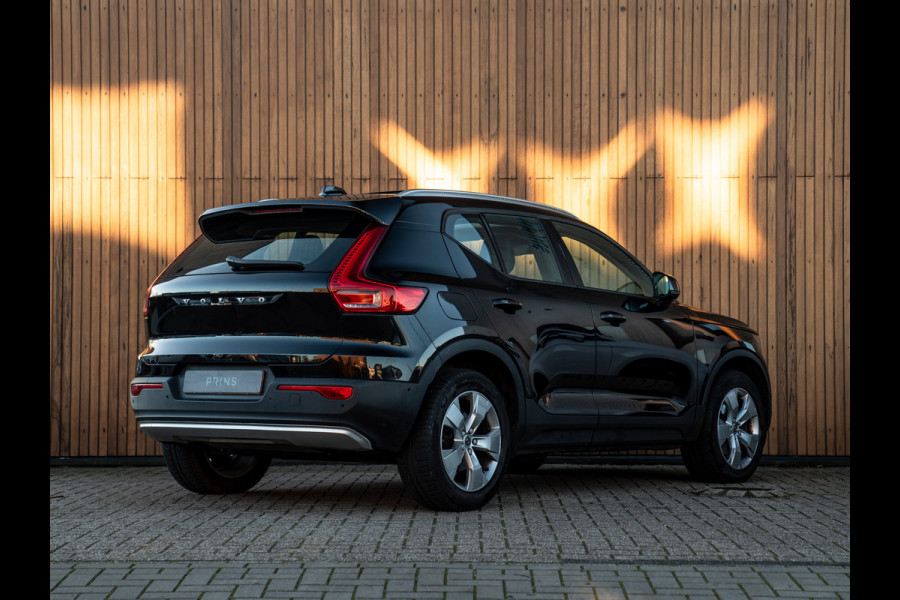 Volvo XC40 2.0 T4 Momentum | Pano-dak | Elektr. stoelen | Stoelverwarming | Camera