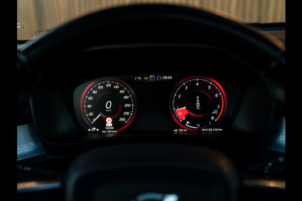 Volvo XC40 2.0 T4 Momentum | Pano-dak | Elektr. stoelen | Stoelverwarming | Camera