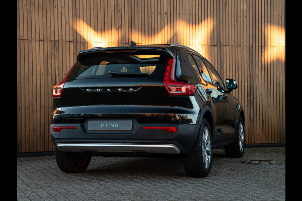 Volvo XC40 2.0 T4 Momentum | Pano-dak | Elektr. stoelen | Stoelverwarming | Camera
