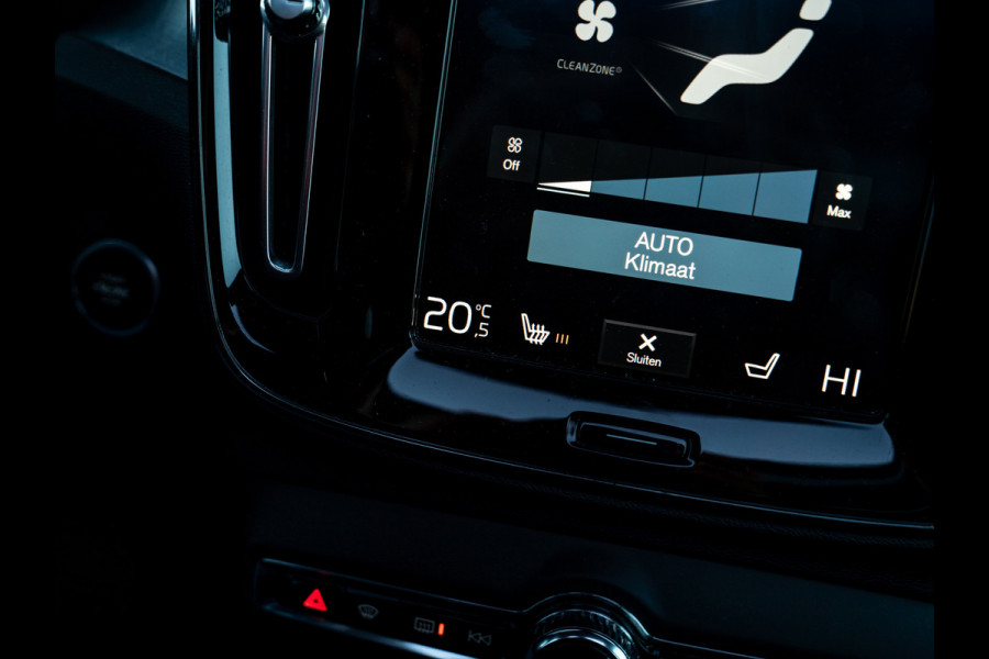Volvo XC40 2.0 T4 Momentum | Pano-dak | Elektr. stoelen | Stoelverwarming | Camera
