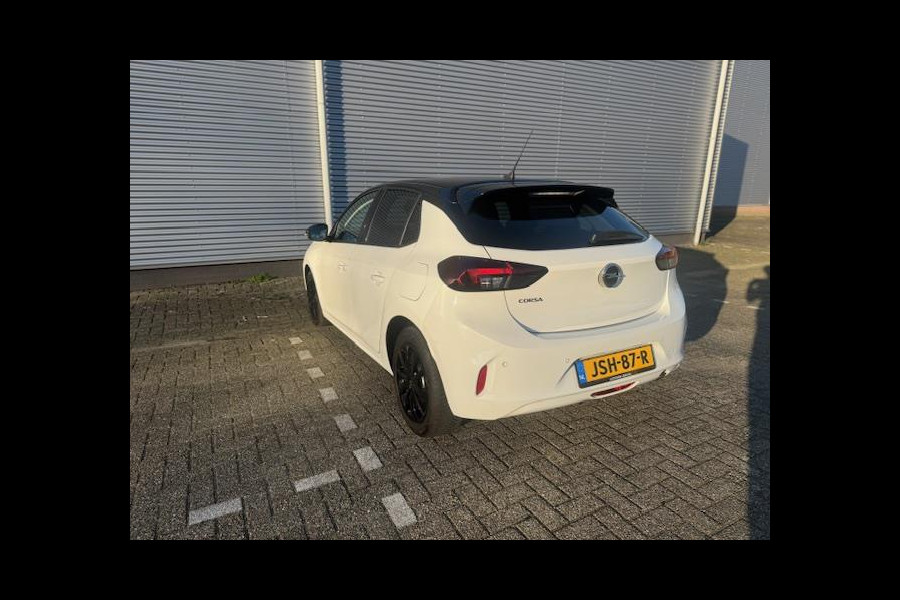 Opel Corsa 1.2 Edition Zwart dak,afneembare trekhaak,stoelverwarming,parkeersensoren