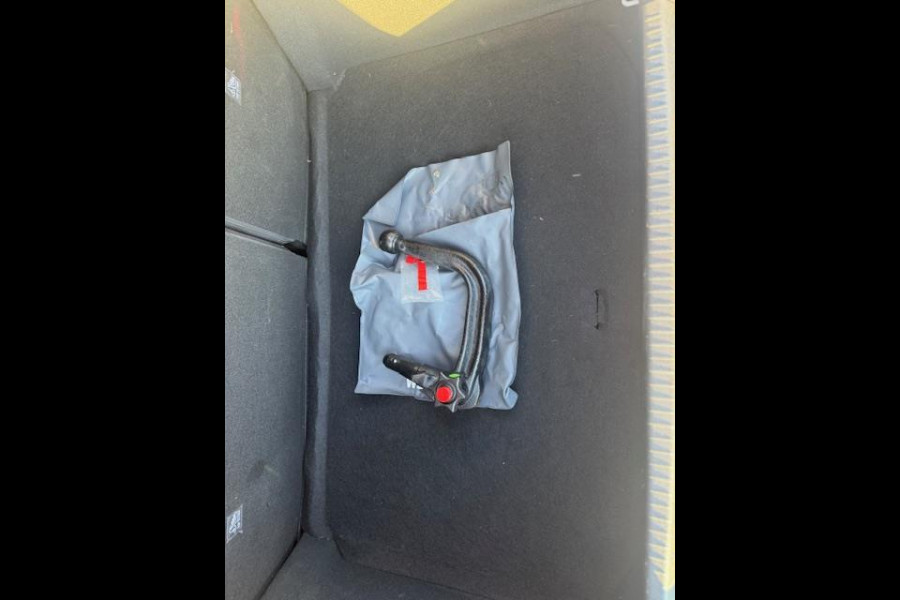 Opel Corsa 1.2 Edition Zwart dak,afneembare trekhaak,stoelverwarming,parkeersensoren