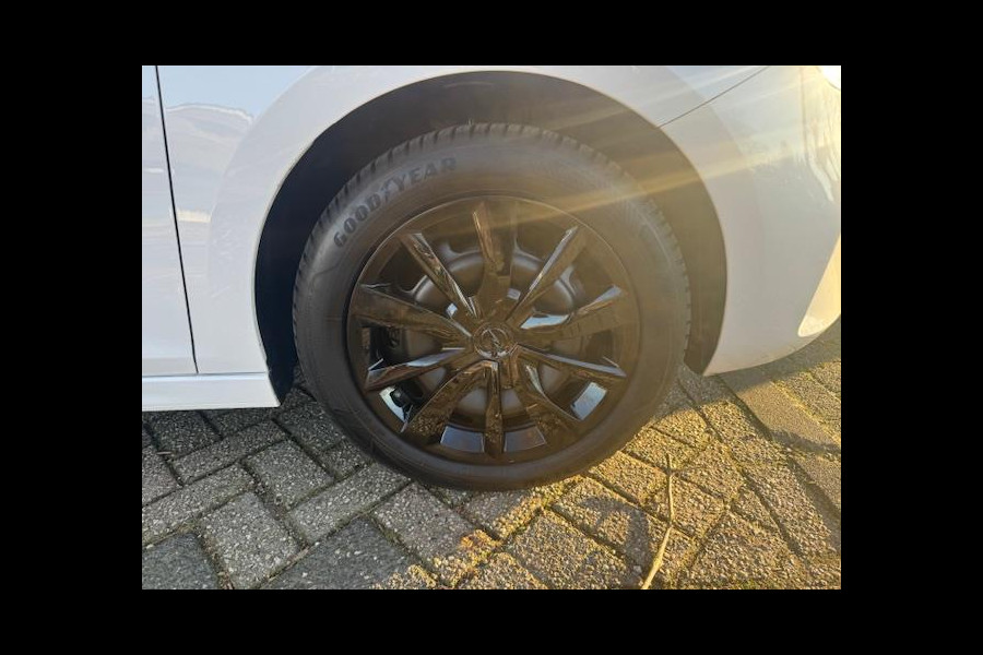 Opel Corsa 1.2 Edition Zwart dak,afneembare trekhaak,stoelverwarming,parkeersensoren